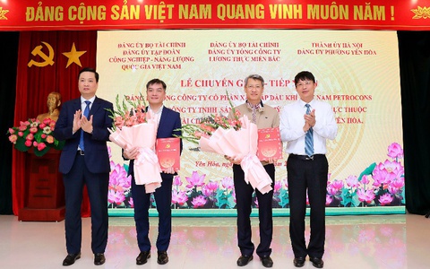 Đảng bộ phường Yên Hòa tiếp nhận 458 đảng viên chuyển về sinh hoạt
