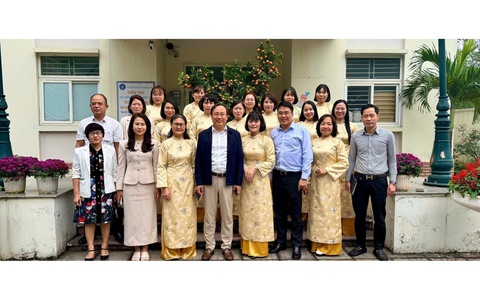 LÃNH ĐẠO PHƯỜNG LĨNH NAM THĂM VÀ TẶNG HOA CHÚC MỪNG TRẠM Y TẾ KỶ NIỆM 71 NĂM NGÀY THẦY THUỐC VIỆT NAM ( 27/2/1955- 27/02/2026)