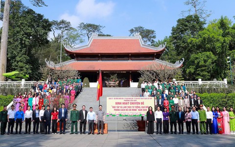 PHƯỜNG CẦU GIẤY: GẶP MẶT, TẶNG QUÀ CÁC QUÂN NHÂN HOÀN THÀNH NGHĨA VỤ QUÂN SỰ VÀ THANH NIÊN NHẬP NGŨ NĂM 2026