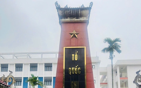 Nhân dịp Tết Nguyên đán Bính Ngọ năm 2026, Công ty Viettel chi nhánh Thanh Trì phối hợp với UBND xã Ngọc Hồi tổ chức hoạt động dâng hương tưởng niệm các anh hùng liệt sĩ tại Nghĩa trang Liệt sĩ xã Ngọc Hồi.