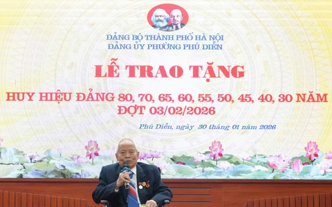 Phường Phú Diễn trao tặng Huy Hiệu Đảng cho các Đảng viên đợt 3/2/2026