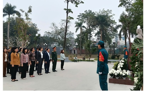 Phường Bạch Mai dâng hương tri ân các anh hùng liệt sĩ nhân dịp tết Nguyên đán Bính Ngọ 2026.