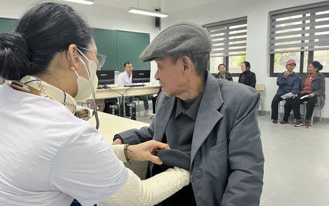 Phường Long Biên tổ chức chiến dịch khám sức khoẻ miễn phí cho người cao tuổi đợt 1 năm 2026