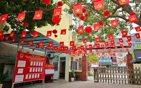 CẦU GIẤY RỰC RỠ SẮC CỜ, HƯỚNG TỚI NGÀY HỘI TOÀN DÂN