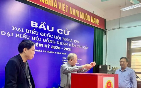 Công tác chuẩn bị tại các điểm bỏ phiếu phường Phú Diễn: Nhiều cách làm khoa học, hiệu quả