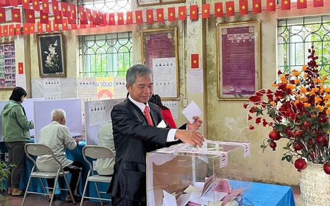  Người dân không nên đăng ảnh thẻ cử tri lên mạng