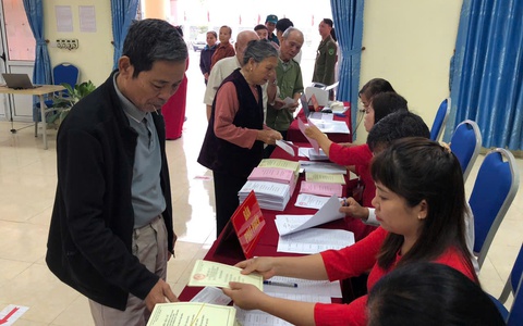 Cử tri Hồng Sơn hăng hái đi Bầu cử Đại biểu quốc hội và HĐND các cấp nhiệm kỳ 2026-2031