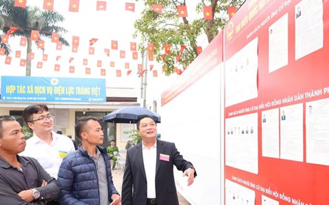 Cử tri đi bỏ phiếu bầu cử tại xã Mê Linh đạt 99,03%