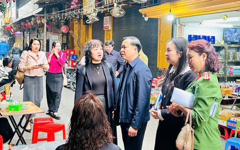 UBND phường Hoàn Kiếm đón đoàn khảo sát của Thành phố xây dựng mô hình điểm tuyến phố kiểm soát an toàn thực phẩm