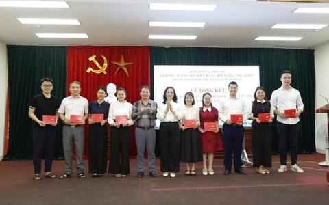 Bế giảng lớp bồi dưỡng lý luận chính trị dành cho đảng viên mới khóa I năm 2026