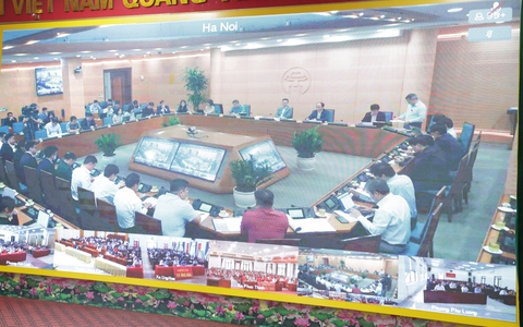 Hội nghị trực tuyến nghe báo cáo, lấy ý kiến đối với quy hoạch tổng thể Thủ đô Hà Nội tầm nhìn 100 năm

***********