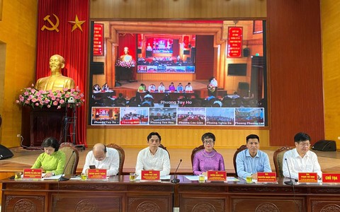 Ứng cử viên đại biểu Quốc hội khoá XVI tiếp xúc cử tri tại Đơn vị bầu cử số 2, thành phố Hà Nội.