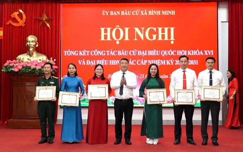 80 tập thể, 326 cá nhân được khen thưởng trong công tác bầu cử