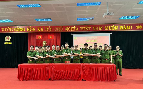 Cụm thi đua số 16- Công an Thành phố Hà Nội ký kết giao ước thi đua