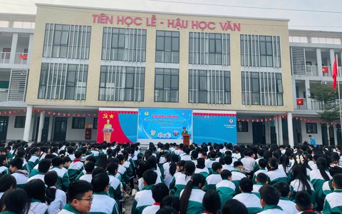 Tuyên truyền phổ biến kiến thức pháp luật về trật tự an toàn giao thông trong các cơ sở giáo dục trên địa bàn xã Phú Xuyên