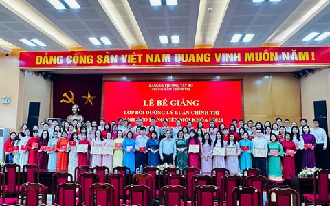 105 học viên hoàn thành lớp bồi dưỡng lý luận chính trị dành cho đảng viên mới khoá I/2026