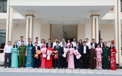 HĐND XÃ TRUNG GIÃ KHOÁ XXII TỔ CHỨC KỲ HỌP THỨ NHẤT KIỆN TOÀN CÁC CHỨC DANH LÃNH ĐẠO CHỦ CHỐT