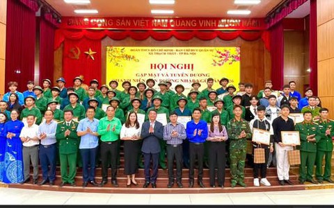 Thạch Thất: Gặp mặt và tuyên dương thanh niên lên đường nhập ngũ năm 2026