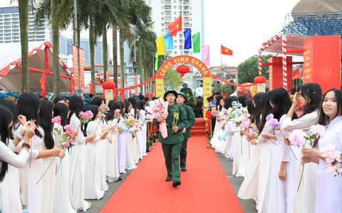 Lễ giao nhận quân tại điểm số 4 Ban Chỉ huy phòng thủ khu vực 3 - Hồng Hà