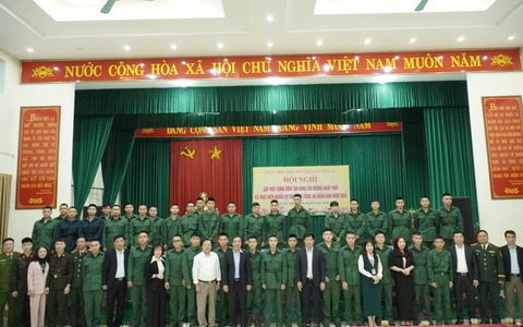 PHÁT HUY TRUYỀN THỐNG CÁCH MẠNG: THANH NIÊN XÃ TRUNG GIÃ HĂNG HÁI LÊN ĐƯỜNG TÒNG QUÂN