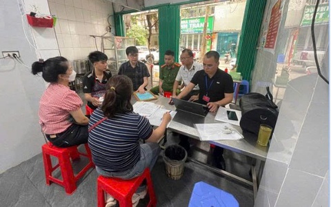 Phường Long Biên tăng cường kiểm tra, bảo đảm An toàn thực phẩm tại các cơ sở kinh doanh dịch vụ ăn uống và lễ hội xuân 2026