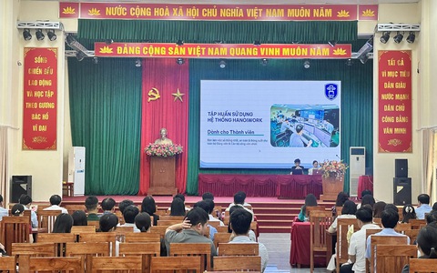 Xã Hồng Sơn tổ chức tập huấn sử dụng hệ thống Hanoiwork