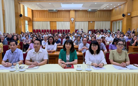 Đảng ủy phường Hoàn Kiếm đã tổ chức 93 điểm cầu tiếp sóng trực tuyến Hội nghị toàn quốc nghiên cứu, học tập và quán triệt Nghị quyết Hội nghị lần thứ hai Ban Chấp hành Trung ương Đảng khóa XIV