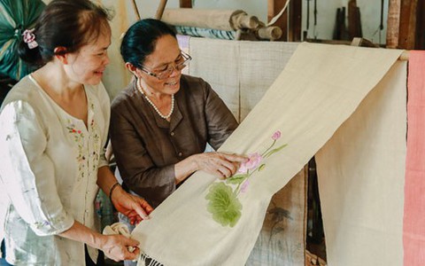 Độc đáo sản phẩm OCOP lụa tơ sen Mỹ Đức