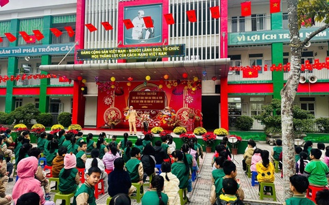 Phường Long Biên tăng cường tuyên truyền, nâng cao ý thức chấp hành trật tự an toàn giao thông