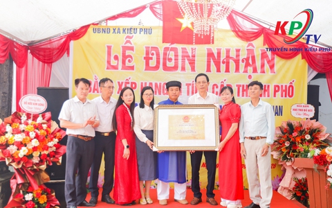 Nhà thờ họ Đỗ Hữu thôn Ngọc Than đón nhận Bằng xếp hạng di tích kiến trúc lịch sử cấp thành phố