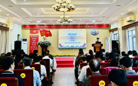 PHÁT ĐỘNG CUỘC THI CHÍNH LUẬN BẢO VỆ NỀN TẢNG TƯ TƯỞNG CỦA ĐẢNG TẠI PHƯỜNG VĂN MIẾU - QUỐC TỬ GIÁM