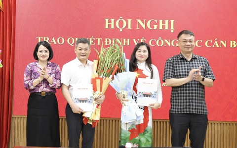 Xã Mê Linh trao quyết định về công tác cán bộ
