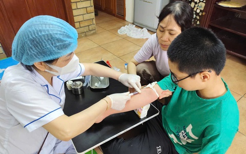 UBND PHƯỜNG VĂN MIẾU – QUỐC TỬ GIÁM TĂNG CƯỜNG CHĂM SÓC SỨC KHỎE CHO NGƯỜI KHUYẾT TẬT CÓ HOÀN CẢNH KHÓ KHĂN TRÊN ĐỊA BÀN 