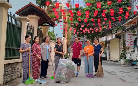  HOẠT ĐỘNG VỆ SINH MÔI TRƯỜNG CHÀO MỪNG 51 NĂM NGÀY GIẢI PHÓNG MIỀN NAM (30/4/1975-30/4/2026) VÀ 140 NĂM NGÀY QUỐC TẾ LAO ĐỘNG (01/5/1886-01/5/2026)