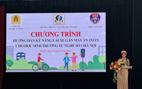 Tuyên truyền an toàn giao thông cho hơn 500 học sinh tại Trường Trung cấp nghề số 1 trên địa bàn xã Phú Xuyên