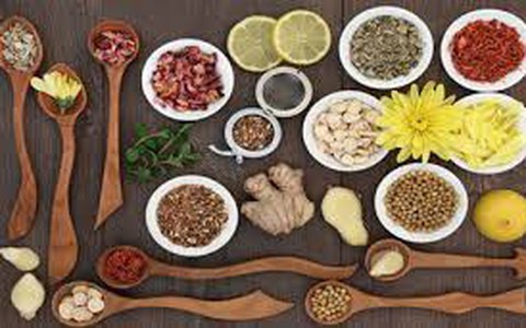 Tăng cường quản lý trong kinh doanh, quảng cáo, sử dụng dược liệu, thuốc cổ truyền