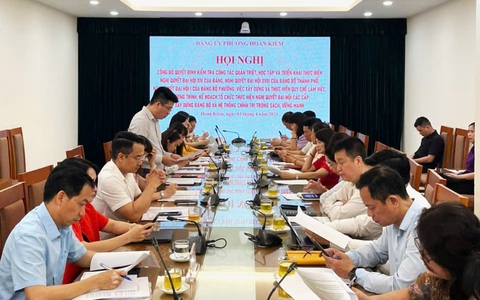 Công bố quyết định kiểm tra, giám sát đối với các tổ chức cơ sở đảng trực thuộc Đảng ủy phường Hoàn Kiếm