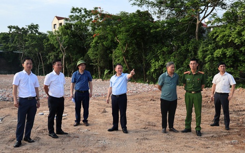 Đồng chí Bí thư Đảng uỷ, Chủ tịch HĐND xã trực tiếp kiểm tra, chỉ đạo xử lý các điểm nghẽn trên địa bàn