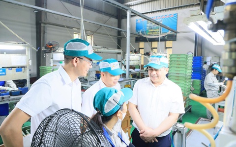 Đoàn kiểm tra số 02 của Đảng ủy xã Thư Lâm kiểm tra việc triển khai thực hiện Nghị quyết Đại hội Đảng các cấp tại Đảng bộ Công ty Cổ phần Xích líp Đông Anh