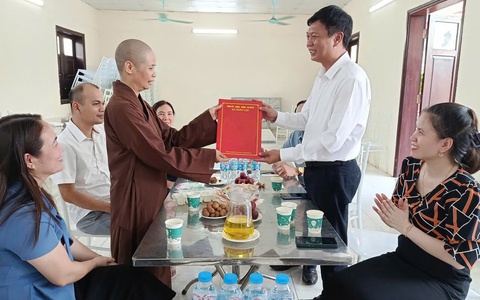Đoàn công tác xã Thiên Lộc thăm, tặng quà 4 chùa trên địa bàn nhân dịp Đại lễ Phật đản Phật lịch 2570 – Dương lịch 2026
