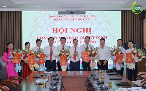 ĐẢNG ỦY XÃ PHÚ CÁT CÔNG BỐ CÁC QUYẾT ĐỊNH VỀ CÔNG TÁC CÁN BỘ