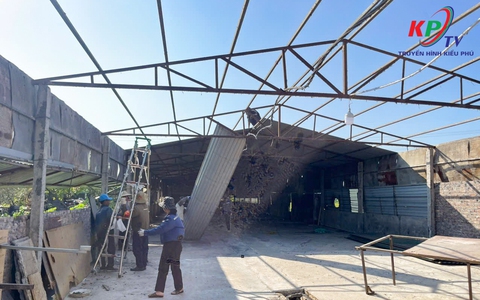 UBND xã Kiều Phú ra quân thực hiện Quyết định cưỡng chế vi phạm đất đai, trật tự xây dựng trên bàn.