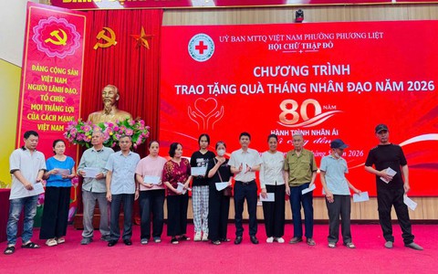 Phường Phương Liệt: Ấm áp Chương trình trao tặng quà hưởng ứng Tháng Nhân đạo năm 2026