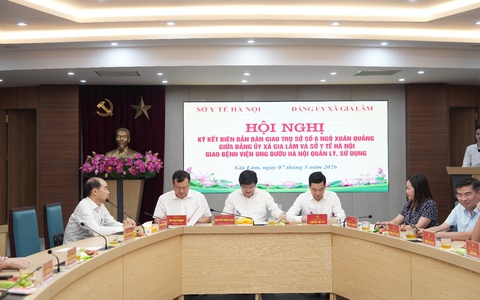 Sở Y tế Hà Nội và Đảng ủy xã Gia Lâm ký kết biên bản bàn giao trụ sở số 6 Ngô Xuân Quảng