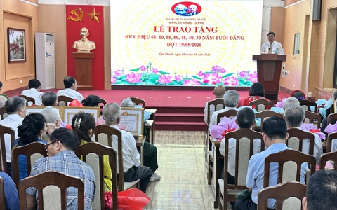 Đảng bộ xã Đại Thanh trao tặng, truy tặng 58 Huy hiệu Đảng đợt 19/5/2026.