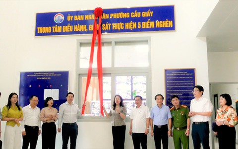 PHƯỜNG CẦU GIẤY: RA MẮT TRUNG TÂM ĐIỀU HÀNH, GIÁM SÁT THỰC HIỆN “5 ĐIỂM NGHẼN” 
