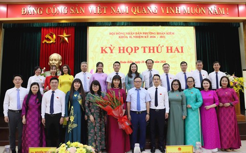 Bà Trương Thị Thanh Nhàn được bầu giữ chức Chủ tịch HĐND phường Hoàn Kiếm khoá II