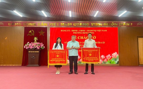 Phường Định Công tổ chức Lễ chào cờ tháng 6: Tạo chuyển biến thực chất, thay đổi diện mạo đô thị