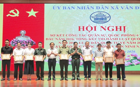 Vân Đình hoàn thành 100% chỉ tiêu tuyển quân, củng cố thế trận quốc phòng địa phương
