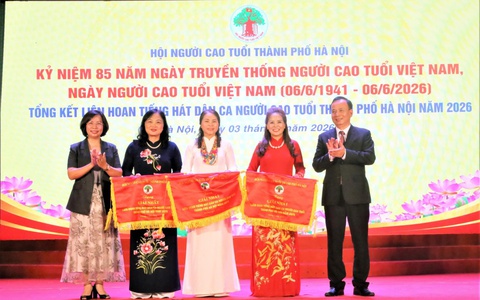 Hội Người cao tuổi phường Tây Hồ giành Giải Nhất Liên hoan Tiếng hát dân ca Hà Nội năm 2026